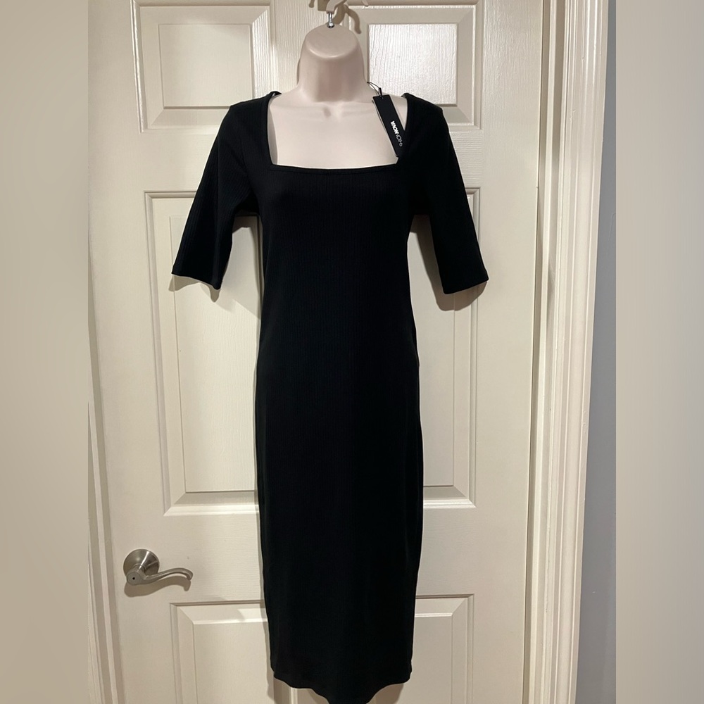 Fashion Nova NWT Woman size medium US 6 midi classy black dress